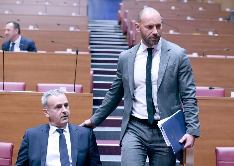 Orešković podmićivanje zastupnika smatra promašajem: 'Nisu najmoćnija elita u državi'