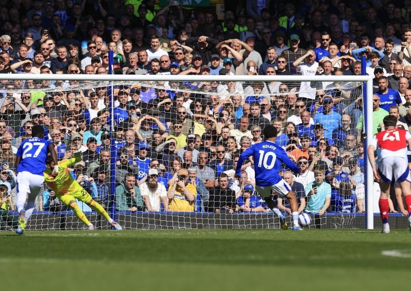 Kiks Arsenala u Liverpoolu