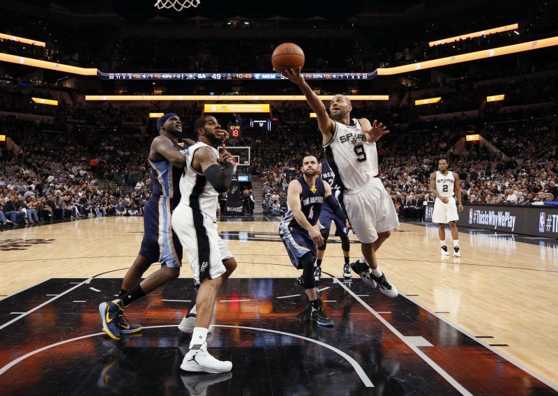 San Antonio demolirao Memphis; oboren novi rekord!