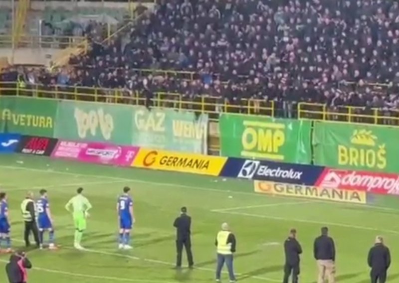Pogledajte kako su bijesni BBB-i ispratili Dinamove igrače nakon katastrofe u Puli