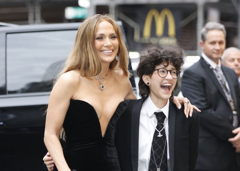 Svi se pitaju gdje je nestao sin Jennifer Lopez