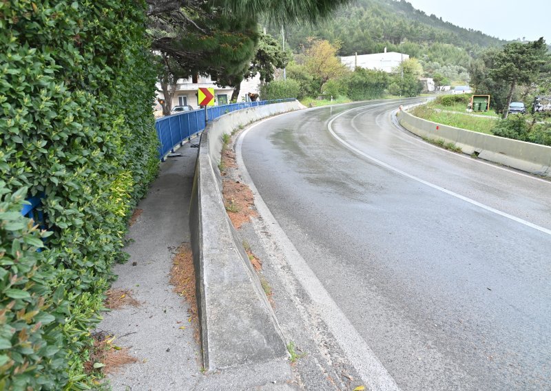 U prometnoj nesreći kod Đakova poginuli 44-godišnji otac i dvoje djece