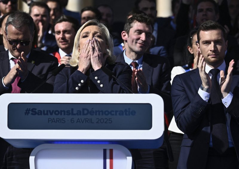 Oko 15.000 ljudi podržalo Marine Le Pen: Okupili se i ljevičari