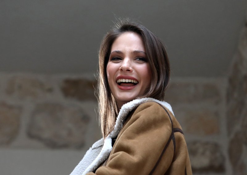 Glumica iz 'Kumova' pokazala partnera s kojim ima dijete: Nedavno je rodila u tajnosti