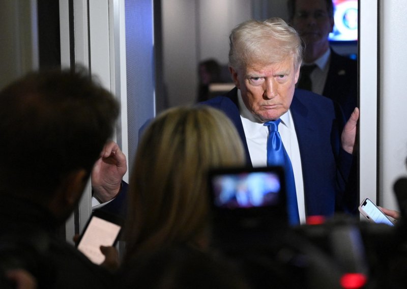 Dolar više nije sigurno utočište, pao je bitcoin, ali i zlato: Oglasio se Trump