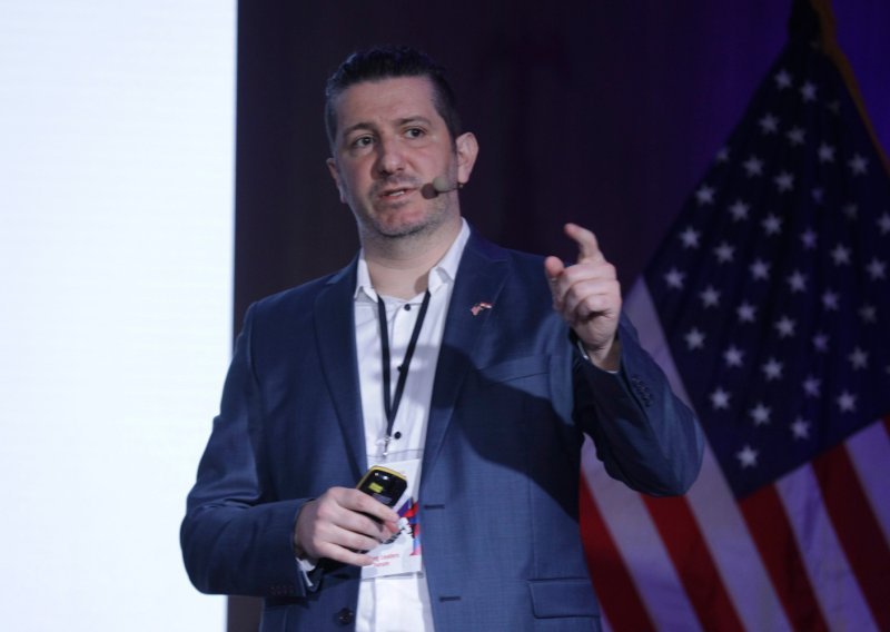 'Recesija je na vratima, Musk gubi milijarde. Ovo je šok za globalne lance nabave kakav nismo vidjeli'