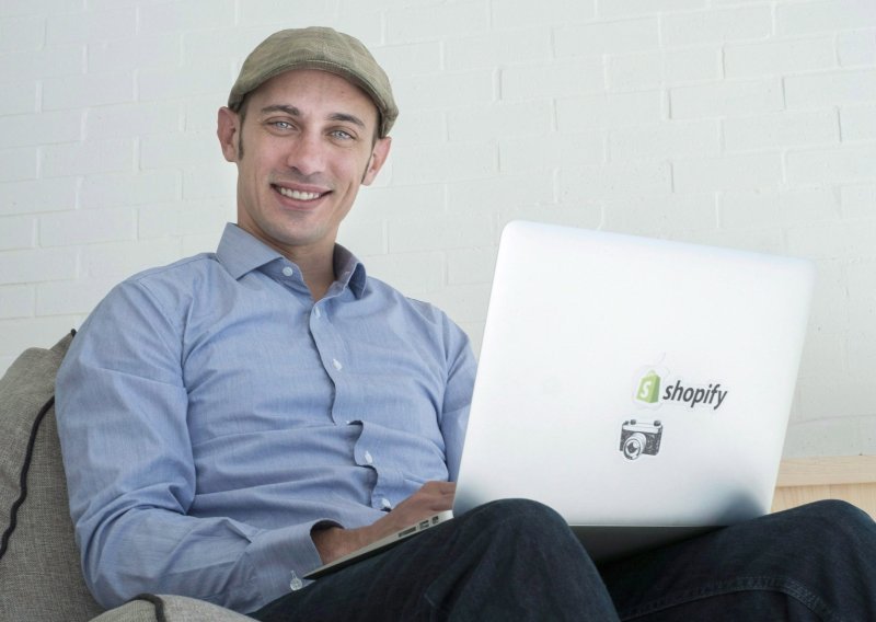 Šef Shopifyja menadžerima: 'Prvo umjetna inteligencija pa tek onda novi zaposlenici'
