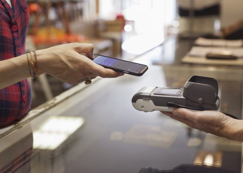 Policija upozorava: Ljudima stižu lažne poruke o računima za struju