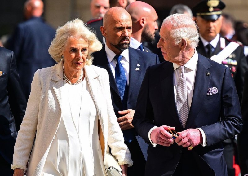 Za proslavu 20. godišnjice braka u Italiji kraljica Camilla odjenula je - vjenčanicu