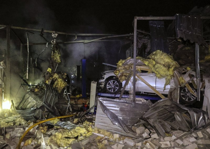 Dronovi zasuli Kijev i Mikolajiv, ozlijeđeno najmanje 12 osoba