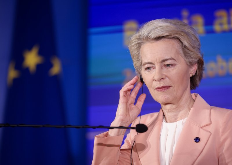 EU pauzira odgovor na Trumpove carine na 90 dana!