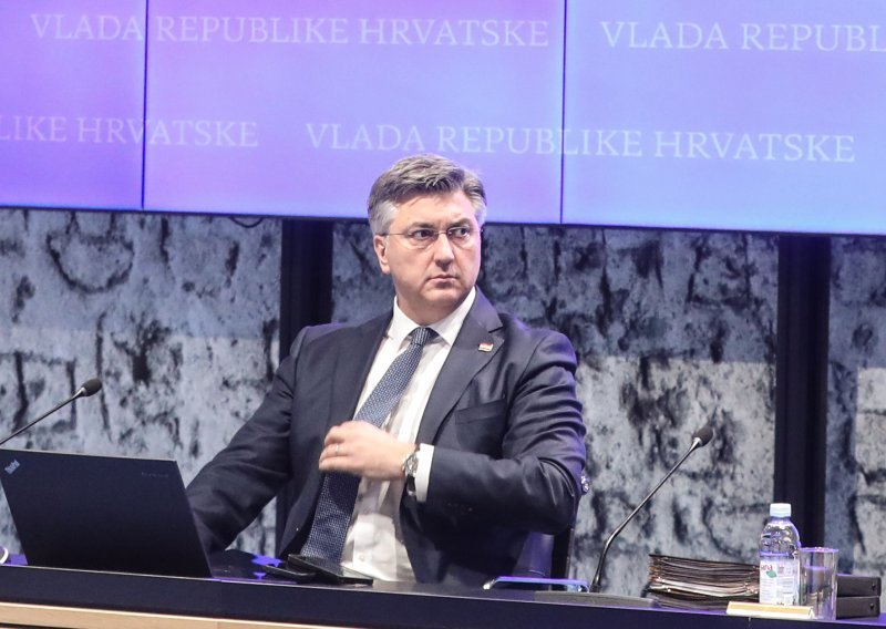 Plenković objavio odlazak Erlića iz Vlade: Krećete u novi izazov, puno sreće