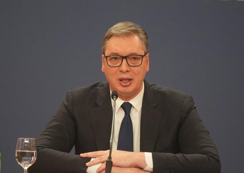 Vučić: Studenti zaslužuju poštovanje, vidio sam da bicikle prevoze kombijima
