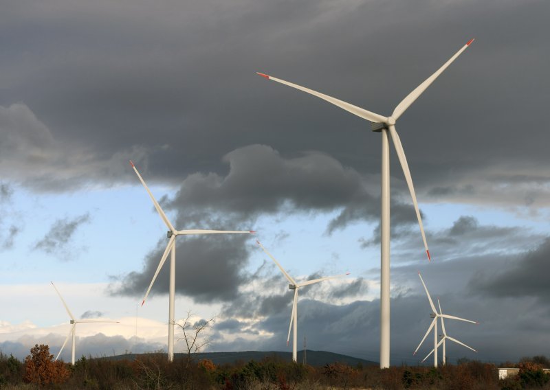 Solarna i energija vjetra raste rekordnom brzinom, evo što bi se s lanjskom proizvodnjom moglo napajati