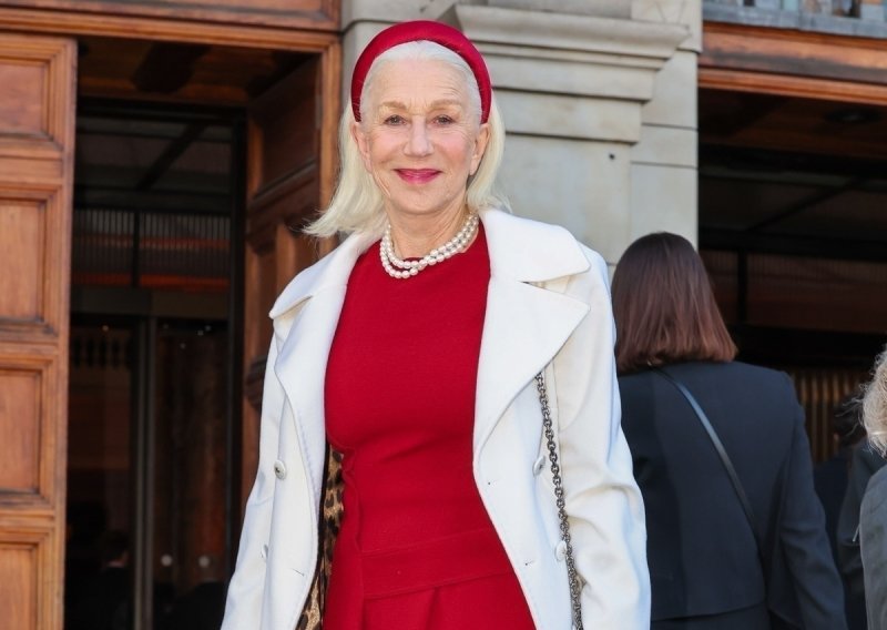 Ova haljina Helen Mirren je pun pogodak, a jedan detalj krade poglede