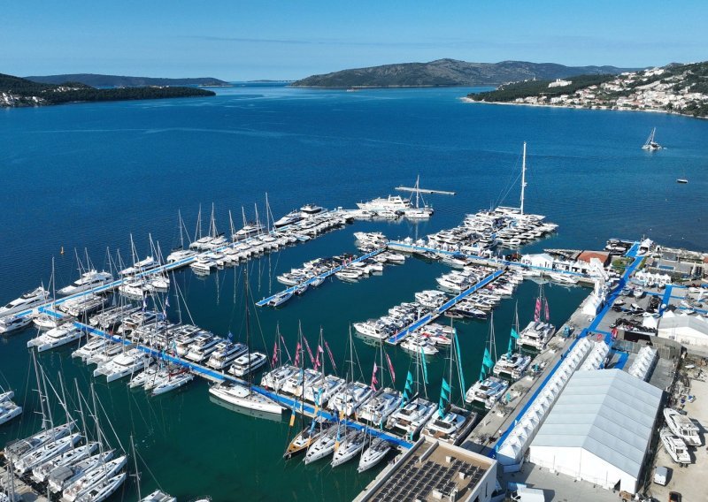 U Marini Baotić emotivnom pjesmom 'Tvoja zemlja' otvoren drugi Dalmatia Boat Show