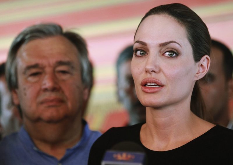 Sirijske izbjeglice rasplakale Angelinu Jolie