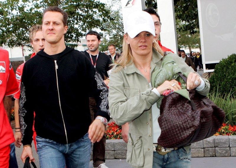 Michael Schumacher helikopterom prebačen u Švicarsku, poznato i zašto