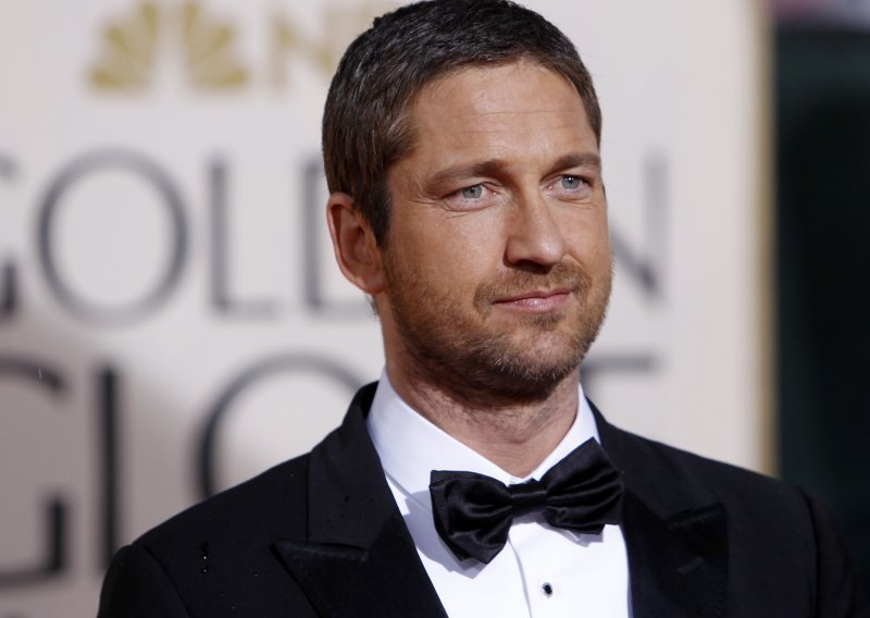 Gerard Butler bacio oko na zgodnu navijačicu