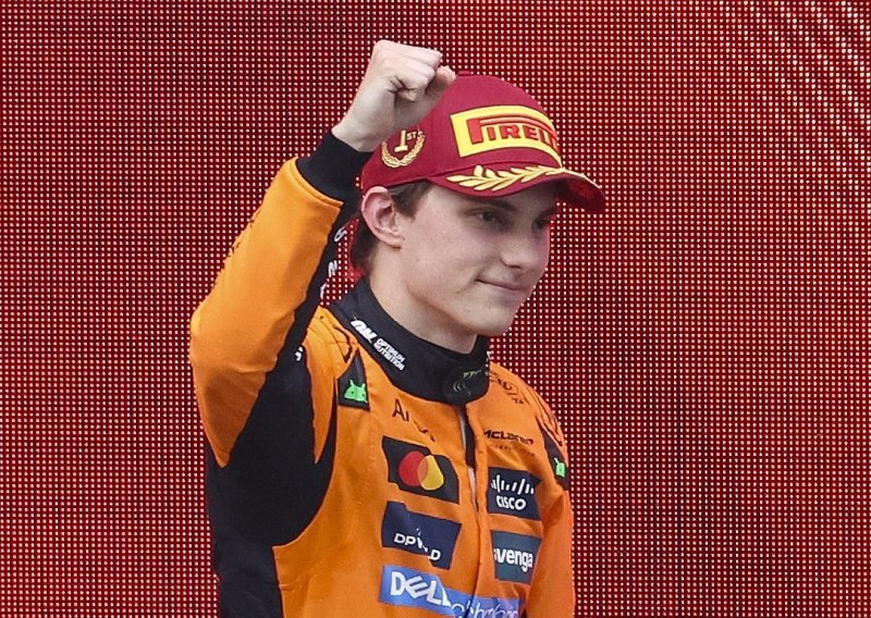 McLaren dominirao u Bahreinu, Piastri opet pobijedio