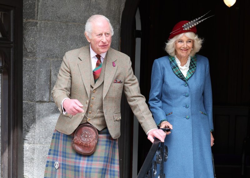 Kako su se samo uskladili: Kralj Charles i Camilla ovako odjeveni privukli su sve poglede