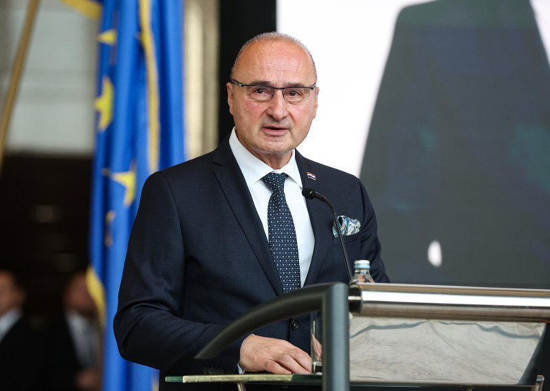 Grlić Radman sa šefovima diplomacija EU-a: Upoznao sam kolege s protjerivanjem Hrvata iz Srbije