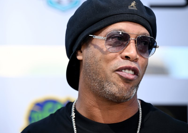 Legendarni Ronaldinho snimio video poruku za Aleksandra Vučića