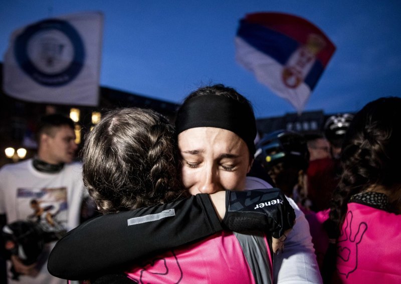 Srpski studenti nakon dva tjedna i 1300 km na biciklima stigli u Strasbourg