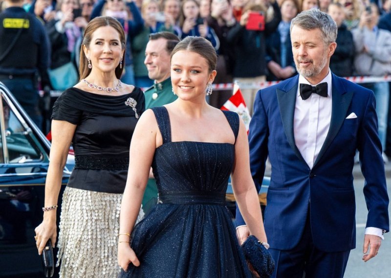 Haljine dostojne Hollywooda: Lijepa kraljica i princeza vrhunski su se uskladile