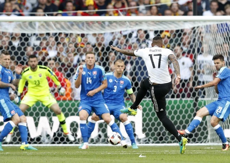 Draxler dotukao Slovačku, Njemačka u četvrtfinalu