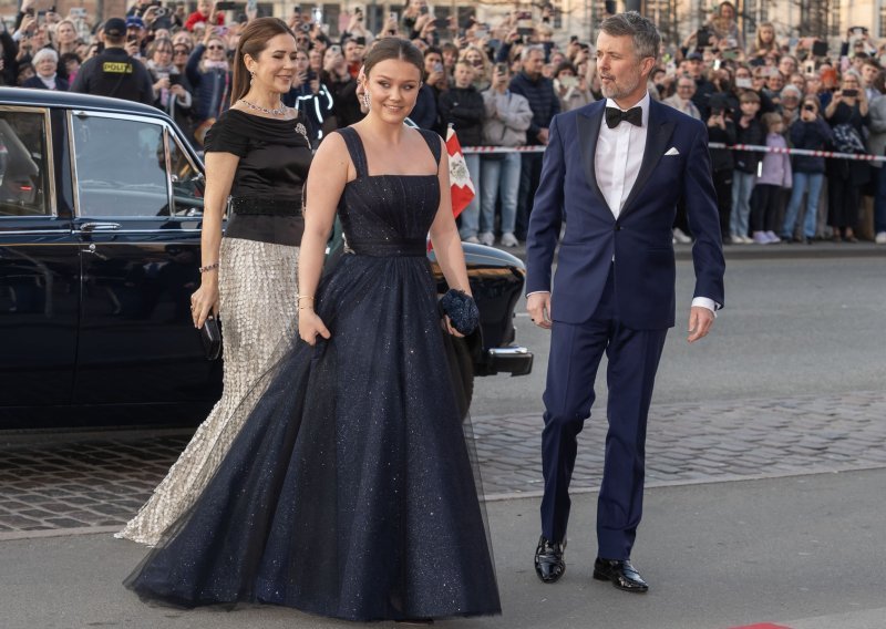 Glamurozno izdanje lijepe princeze krilo je jednu zanimljivu priču