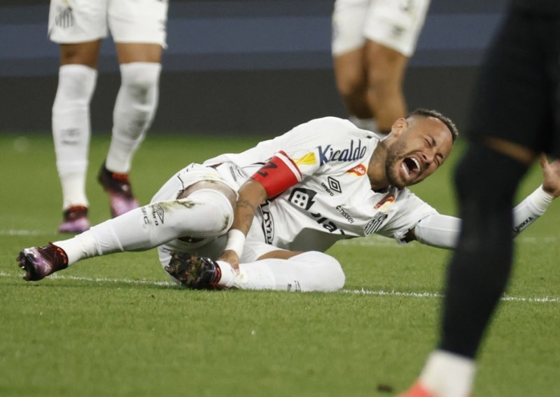Potpuno slomljeni Neymar nakon nove ozljede u suzama napustio teren
