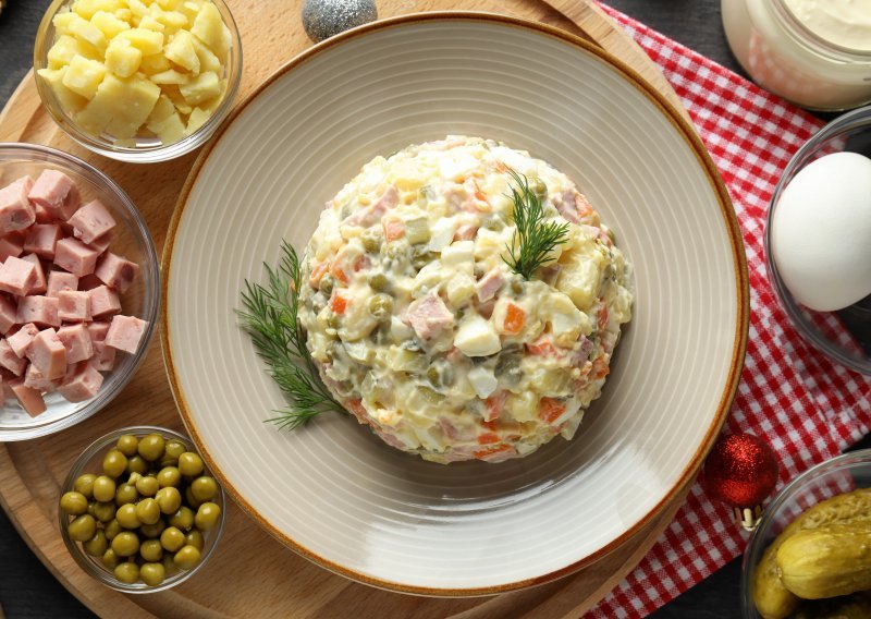 Ovo je jedini recept za francusku salatu koji će vam ikad trebati