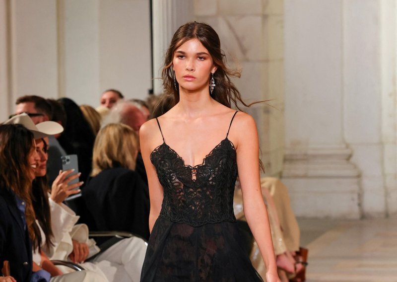 Ralph Lauren pokazao modnu mračniju kolekciju za samouvjerene žene