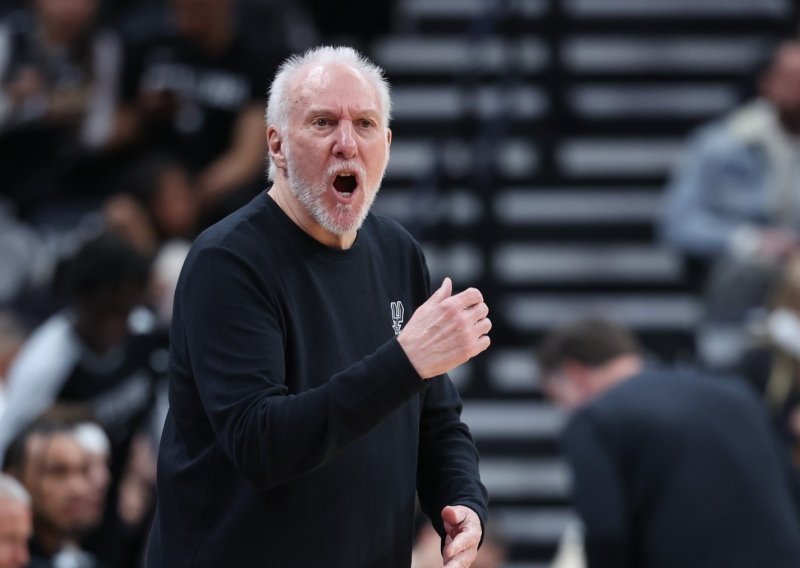 Legendarni NBA trener završio u bolnici; pozlilo mu tijekom večere