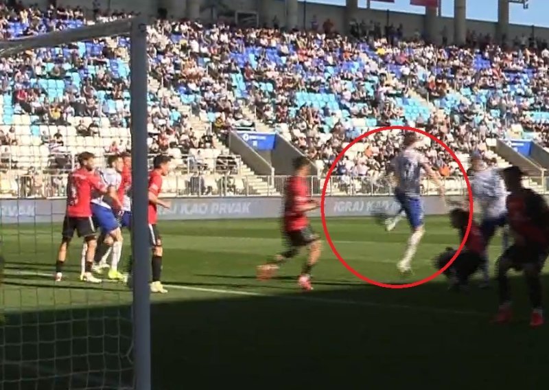 Igrač Osijeka u stilu Ibrahimovića umalo zabio gol godine. Pogledajte što je napravio