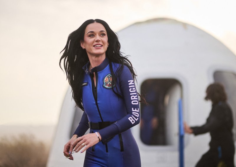 Je li svemirska misija Katy Perry bila lažna? Evo što tvrde teoretičari zavjere