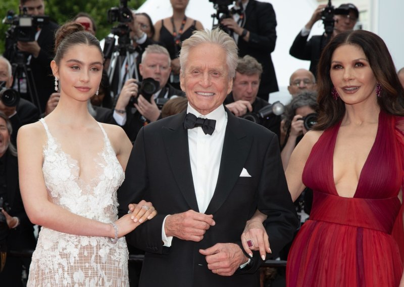 Pljušte čestitke: Kći Catherine Zeta-Jones i Michaela Douglasa okreće novo životno poglavlje