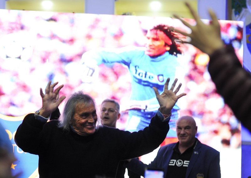 Još jedan razlog za tugu u Argentini; preminuo legendarni nogometaš