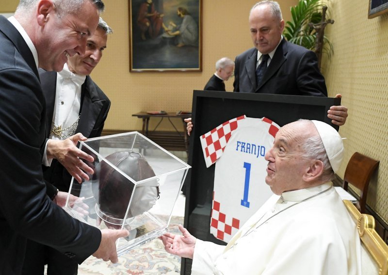 HNS se oprostio od pape Franje koji je prošle godine u Vatikanu primio Vatrene