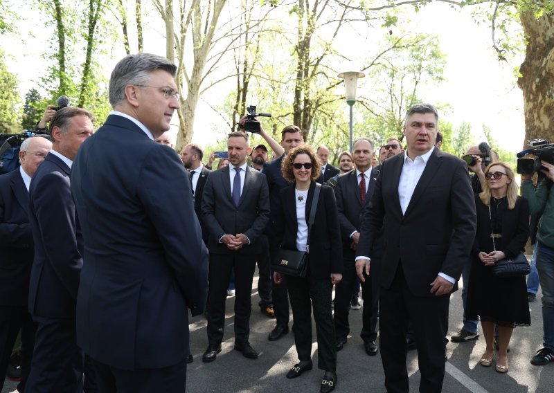 Milanović i Plenković zajedno u Jasenovcu, rukovali se nakon dugo vremena
