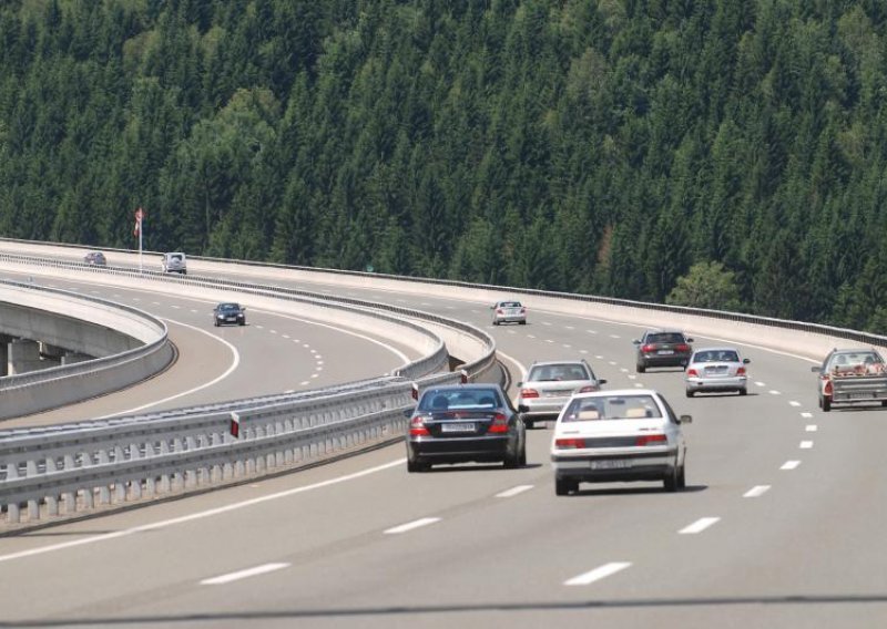 Njemačka počinje naplaćivati svoj 'autobahn'!