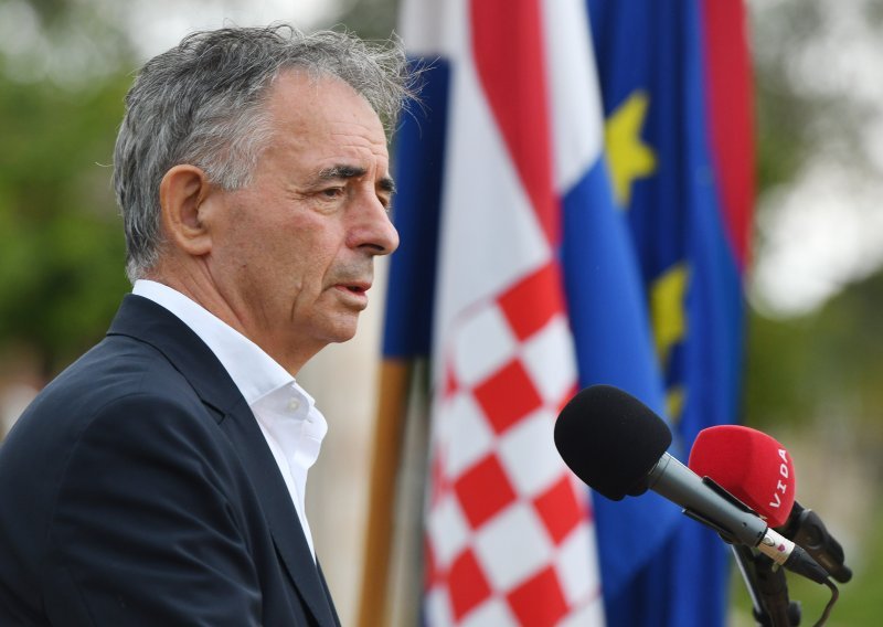 Pupovac o Thompsonu: Da nema širenja poruka mržnje, koncert ne bi bio problem