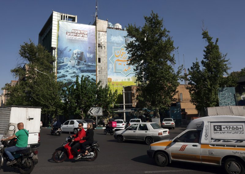 Iran zbog novih energetskih sankcija optužio SAD za 'nedostatak dobre volje'