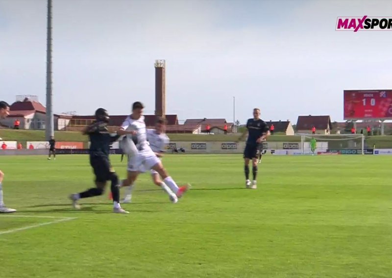 Pogledajte zašto su dinamovci tražili penal; sudac je opet odmahnuo rukom