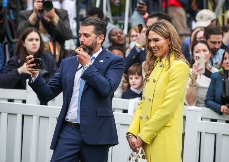 Trumpov sin se sastaje sa šefom mađarske diplomacije, ne zna se zašto