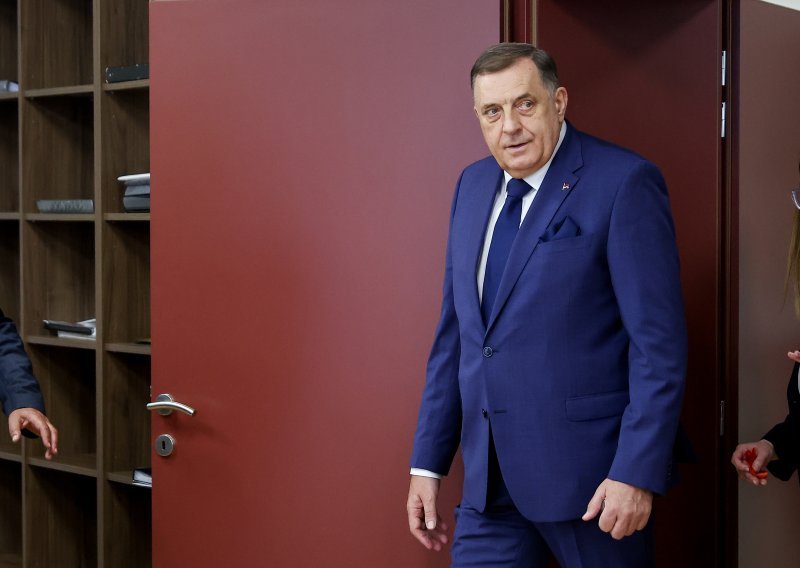Dodik izvrijeđao Schmidta: 'On je kreten koji misli da može uništiti Daytonski sporazum'
