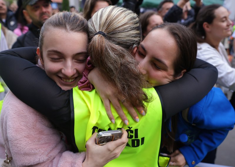 Srbijanski studenti stigli u Strasbourg, dočekani pjesmom. Sve bliže su Bruxellesu
