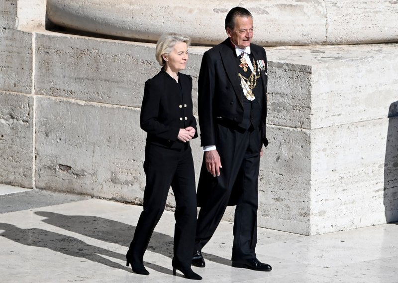 Von der Leyen: Trebamo hodati mostovima koje je izgradio papa