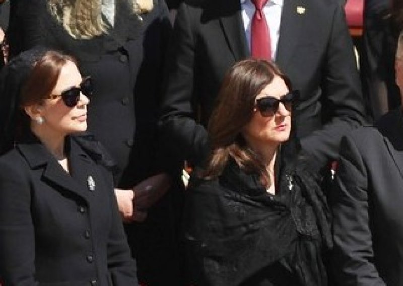 Sanja Musić Milanović strogo se držala protokola poput kraljica Mary i Letizije pored kojih je sjedila